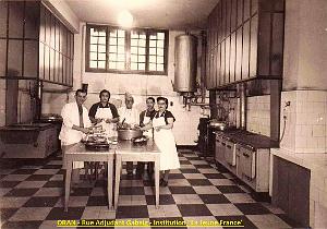 Oran - Rue Adjudant Gabaig- Jeune France - Cuisines